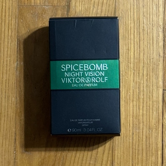 Viktor & Rolf Spicebomb Night Vision - Picture 2 of 5